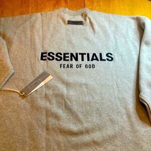 Fear of God Essentials Relaxed Mockneck
Dark Oatmeal Men’s Size XXL NWT
